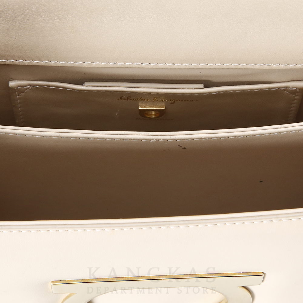 FERRAGAMO(USED)페레가모 간치니 체인 크로스백